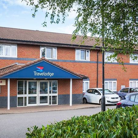 Travelodge Milton Keynes Old Stratford Buitenkant foto