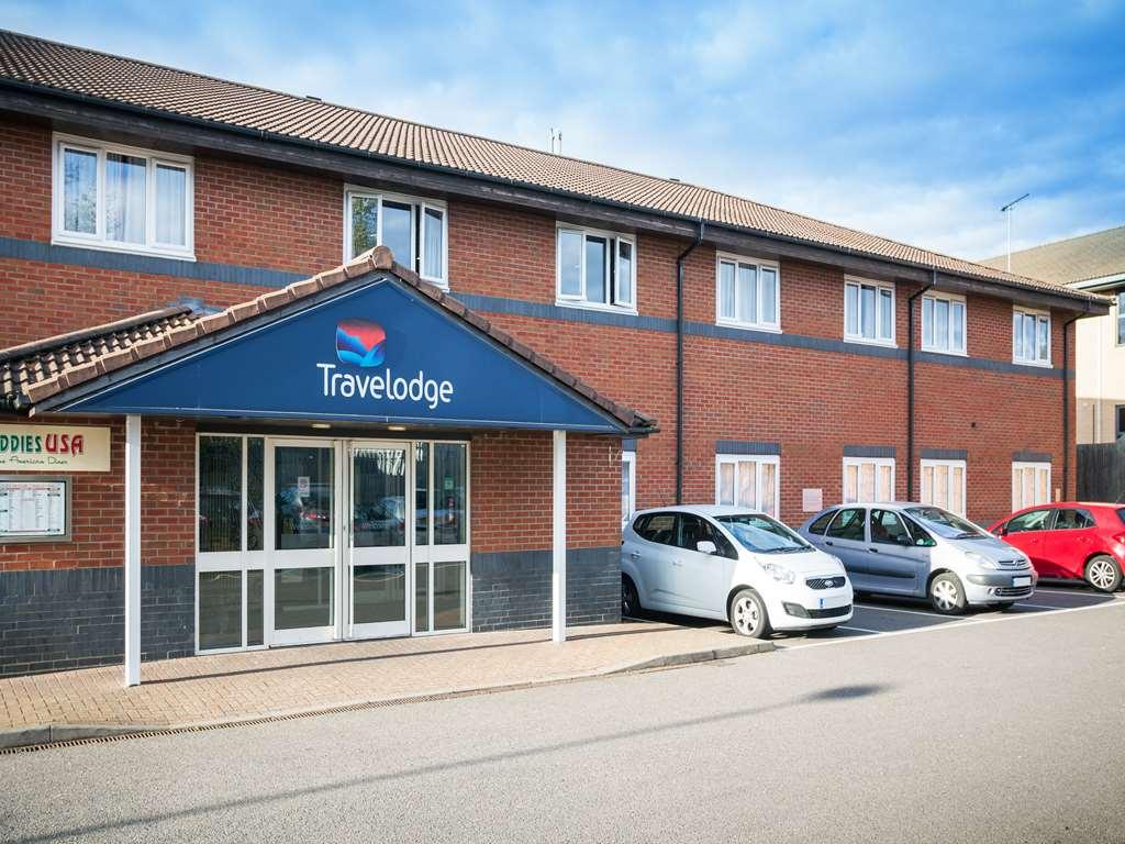 Travelodge Milton Keynes Old Stratford Buitenkant foto